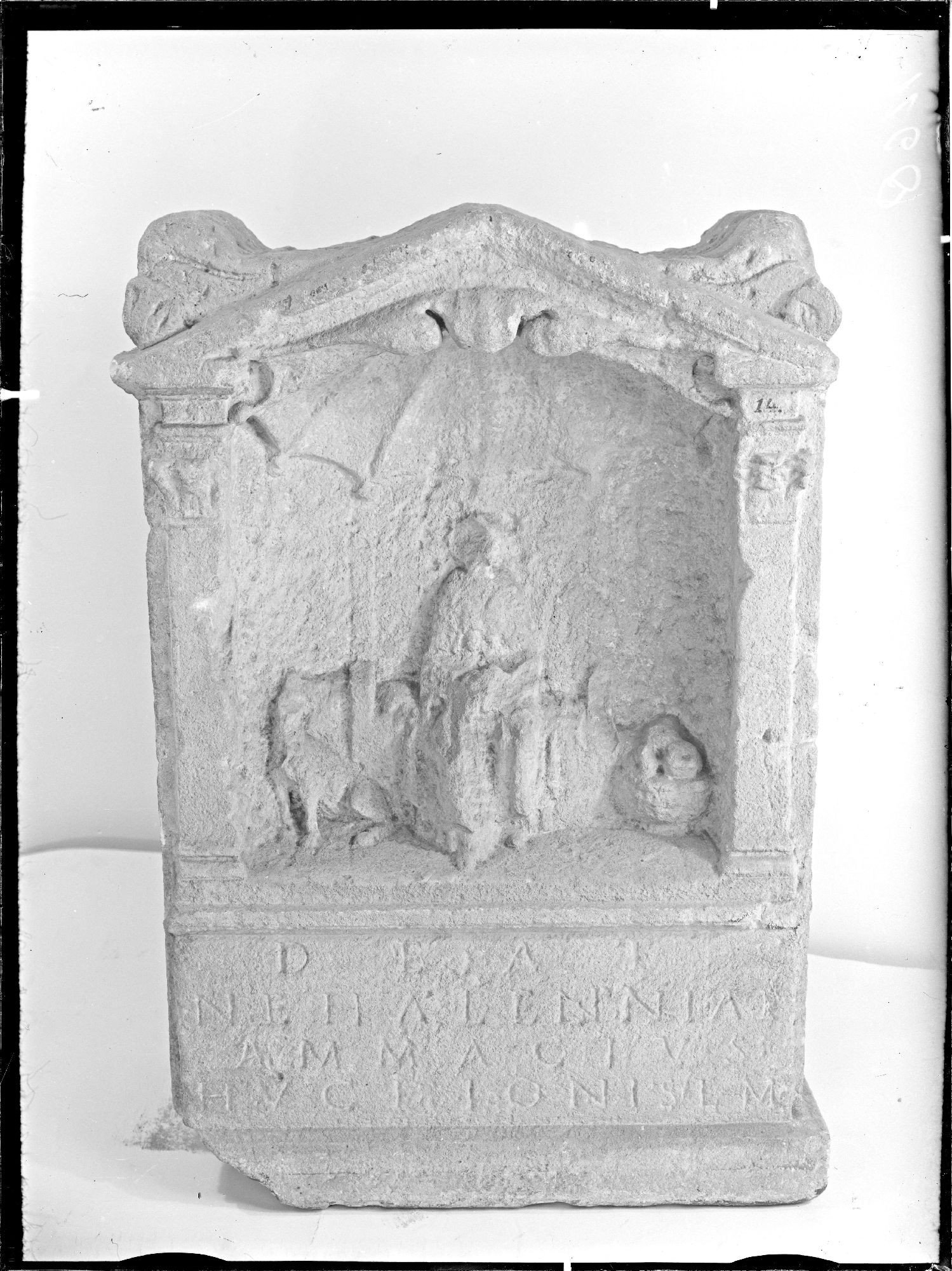 Nehalennia altar (RMO Leiden, GN-K 1168)