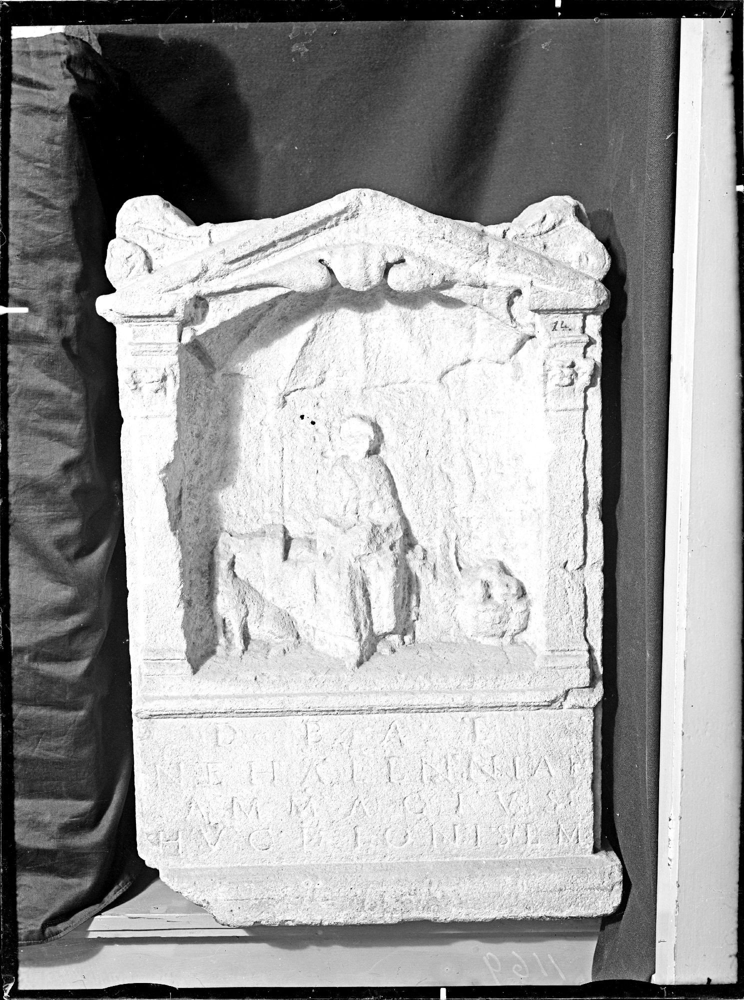 Nehalennia altar (RMO Leiden, GN-K 1169)