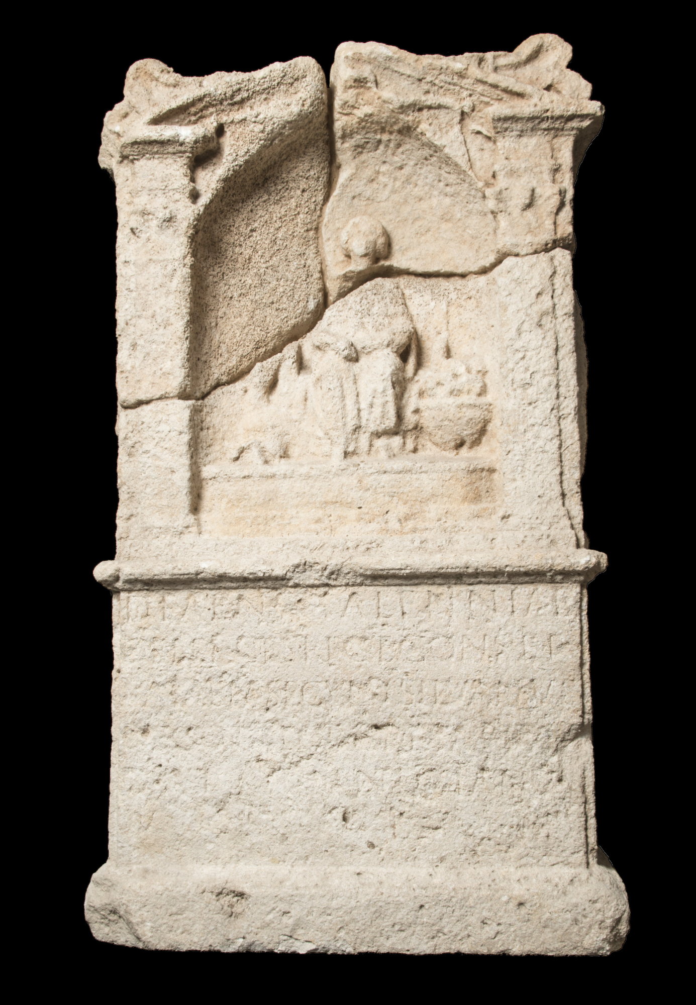 Nehalennia altar (RMO Leiden, i 1970/12.11)