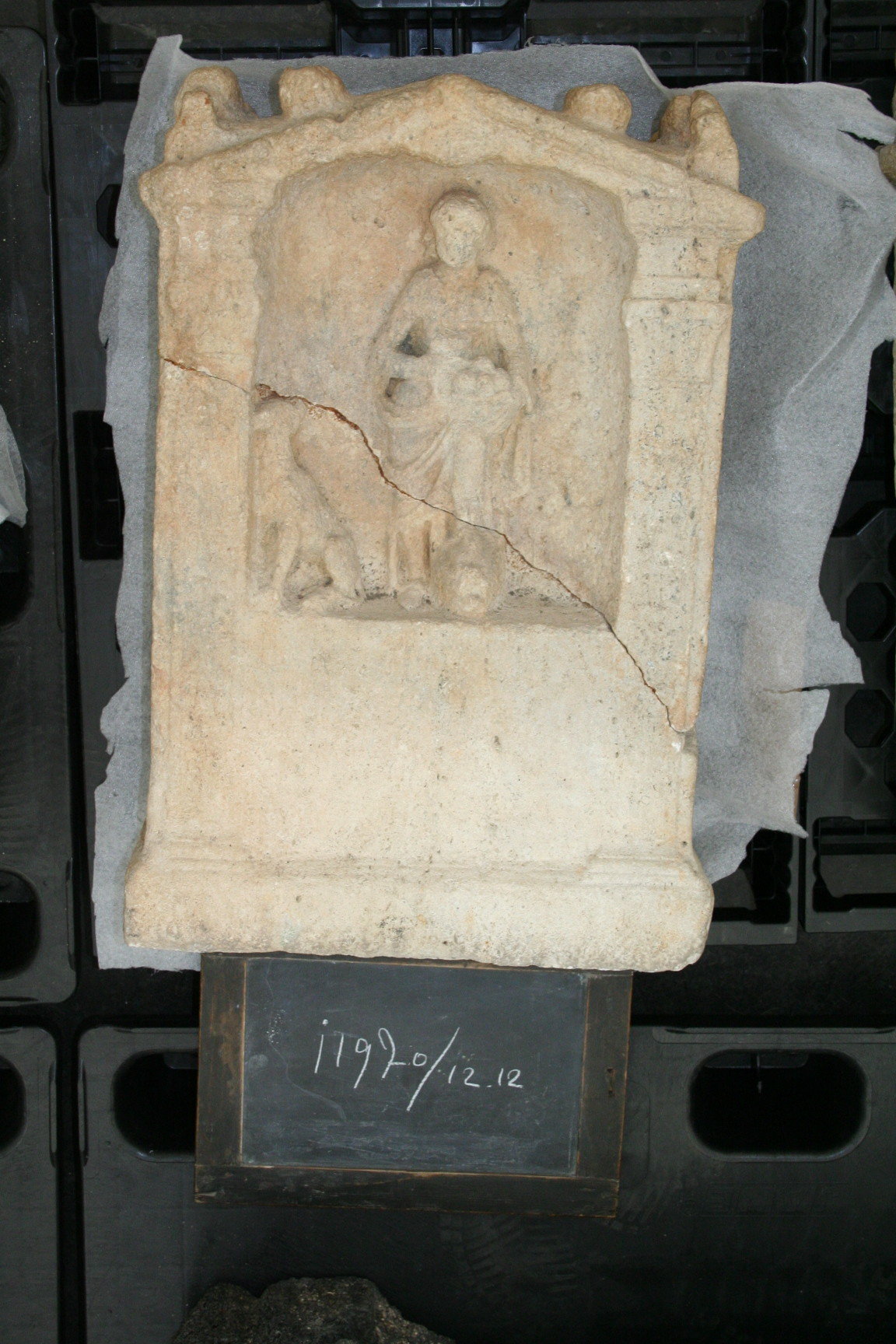 Nehalennia altar (RMO Leiden, i 1970/12.12)