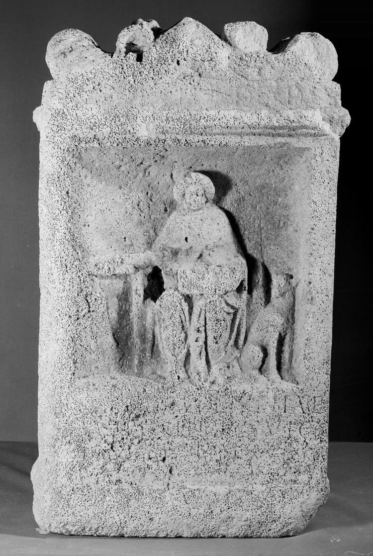 Nehalennia altar (RMO Leiden, i 1970/12.18)