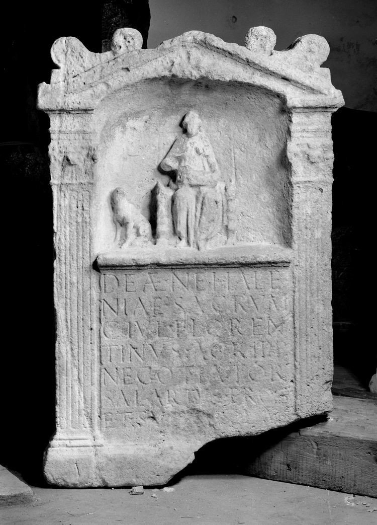 Nehalennia altar (RMO Leiden, i 1970/12.4)