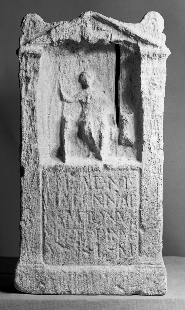 Nehalennia altar (RMO Leiden, i 1970/12.8)