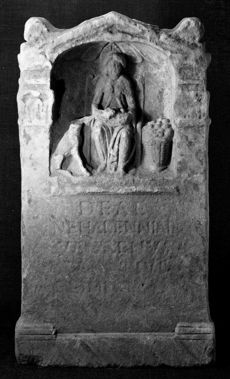 Nehalennia altar (RMO Leiden, i 1971/11.59)