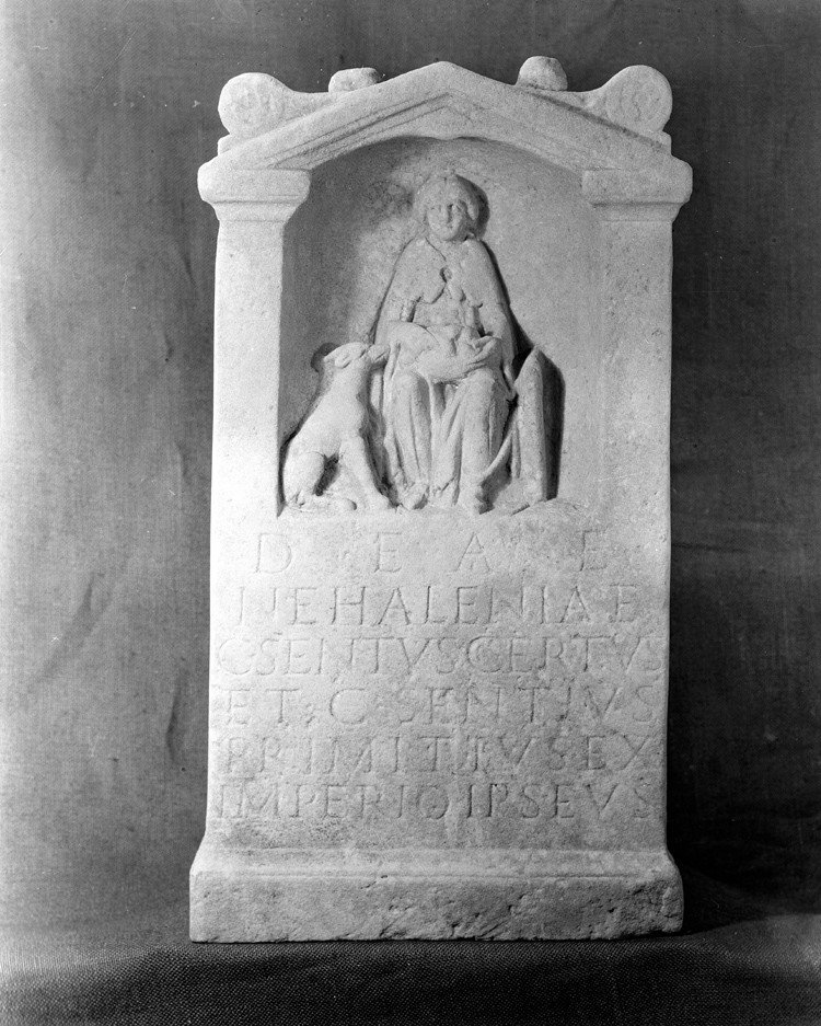 Nehalennia altar (RMO Leiden, i 1971/11.68)